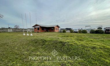 Se arrienda terreno comercial con servicentro y oficina ubicado en Lautaro de 4.200 m2 aprox. a orilla de carretera 5 sur