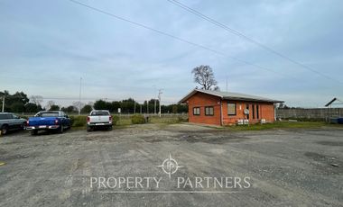 Se arrienda terreno comercial con servicentro y oficina ubicado en Lautaro de 4.200 m2 aprox. a orilla de carretera 5 sur