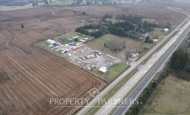 Se arrienda terreno comercial con servicentro y oficina ubicado en Lautaro de 4.200 m2 aprox. a orilla de carretera 5 sur