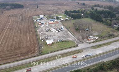 Se arrienda terreno comercial con servicentro y oficina ubicado en Lautaro de 4.200 m2 aprox. a orilla de carretera 5 sur