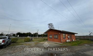 Se arrienda terreno comercial con servicentro y oficina ubicado en Lautaro de 4.200 m2 aprox. a orilla de carretera 5 sur