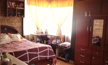 CASA EN VENTA UBICADA EN IBARRA, CON HERMOSA VISTA A LA LAGUNA