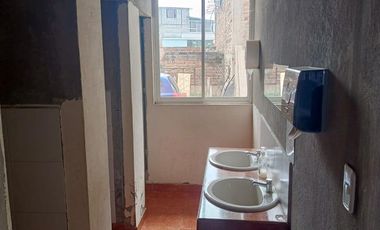 CASA EN VENTA UBICADA EN IBARRA, CON HERMOSA VISTA A LA LAGUNA