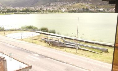 CASA EN VENTA UBICADA EN IBARRA, CON HERMOSA VISTA A LA LAGUNA