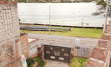 CASA EN VENTA UBICADA EN IBARRA, CON HERMOSA VISTA A LA LAGUNA