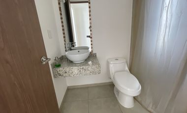 casa en renta toluca, zona aeropuerto, dentro de fraccionamiento con casa club y alberca.