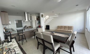 casa en renta toluca, zona aeropuerto, dentro de fraccionamiento con casa club y alberca.