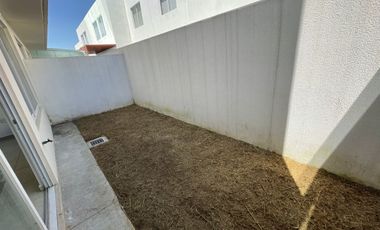 casa en renta toluca, zona aeropuerto, dentro de fraccionamiento con casa club y alberca.