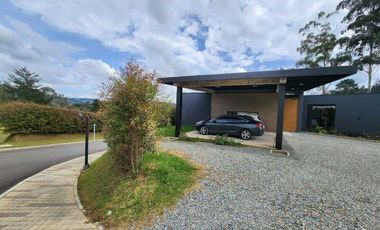 CASA EN ARRIENDO UBICADO EN ENVIGADO SECTOR ALTO LAS PALMAS