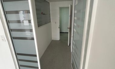 RENTA DE OFICINA ACONDICIONADA DE 98 M2 RIO RHIN