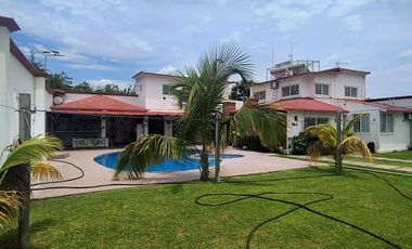 Casa en Yautepec con gran Alberca y Jardín