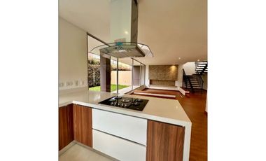 CASA EN VILLA LOS PINOS EN VENTA, CAJICA