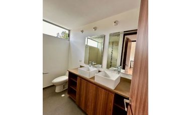 CASA EN VILLA LOS PINOS EN VENTA, CAJICA