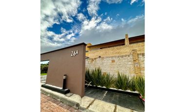 CASA EN VILLA LOS PINOS EN VENTA, CAJICA