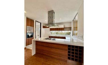 CASA EN VILLA LOS PINOS EN VENTA, CAJICA