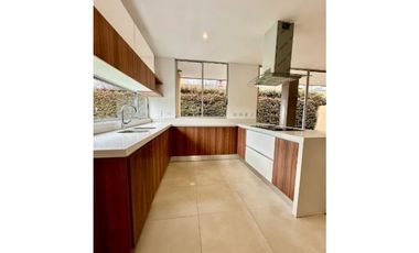 CASA EN VILLA LOS PINOS EN VENTA, CAJICA