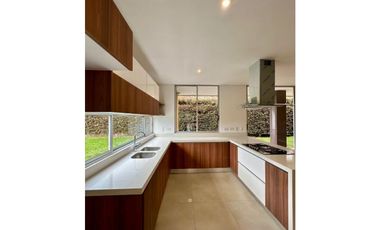 CASA EN VILLA LOS PINOS EN VENTA, CAJICA