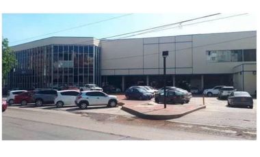 Amplio local en primer piso y dos niveles para oficinas en ARRIENDO