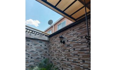 Casa remodelada en venta conjunto cerrado Rincón de Las Flores Palmira