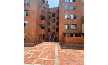 VENTA  AMPLIO APARTAMENTO LAURELES SANTA TERESITA EXCELENTE UBICACIÓN