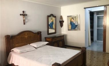 VENTA  AMPLIO APARTAMENTO LAURELES SANTA TERESITA EXCELENTE UBICACIÓN