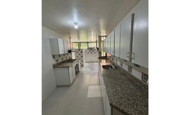 VENTA  AMPLIO APARTAMENTO LAURELES SANTA TERESITA EXCELENTE UBICACIÓN