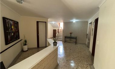 VENTA  AMPLIO APARTAMENTO LAURELES SANTA TERESITA EXCELENTE UBICACIÓN