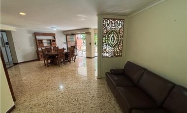 VENTA  AMPLIO APARTAMENTO LAURELES SANTA TERESITA EXCELENTE UBICACIÓN