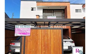 VENDO CASA MEDIANERA EN UNIDAD ABIERTA EN LA CEJA, ANTIOQUIA