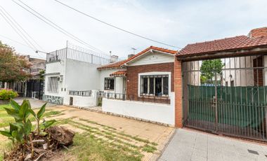 VENTA CASA 3 AMBIENTES CON FONDO REMEDIOS ESCALADA