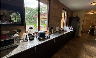 PENONOME / CASA DE CAMPO / 4046 M2 / AMOBLADA / VISTA AL RIO ZARATI
