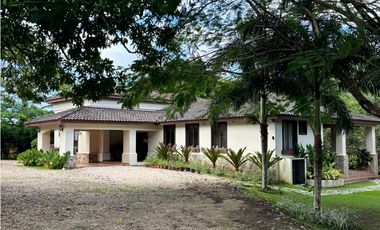 PENONOME / CASA DE CAMPO / 4046 M2 / AMOBLADA / VISTA AL RIO ZARATI