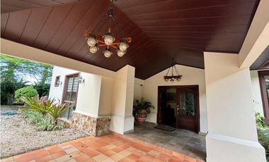 PENONOME / CASA DE CAMPO / 4046 M2 / AMOBLADA / VISTA AL RIO ZARATI