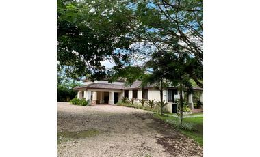 PENONOME / CASA DE CAMPO / 4046 M2 / AMOBLADA / VISTA AL RIO ZARATI