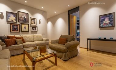 Espectacular Casa de Lujo con Alberca en Bugambilias en Venta