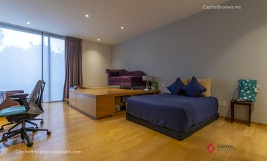 Espectacular Casa de Lujo con Alberca en Bugambilias en Venta