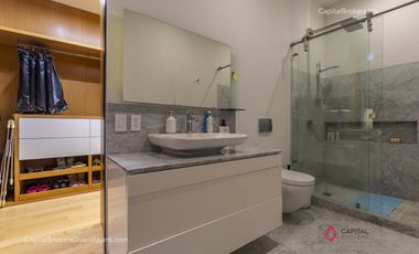 Espectacular Casa de Lujo con Alberca en Bugambilias en Venta