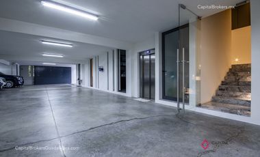 Espectacular Casa de Lujo con Alberca en Bugambilias en Venta