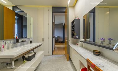 Espectacular Casa de Lujo con Alberca en Bugambilias en Venta