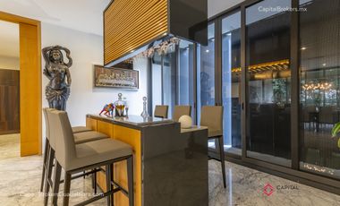 Espectacular Casa de Lujo con Alberca en Bugambilias en Venta