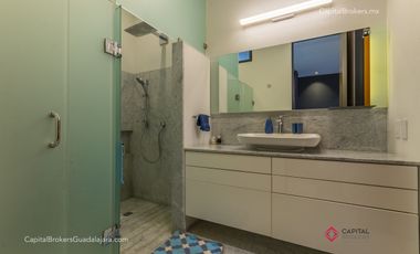 Espectacular Casa de Lujo con Alberca en Bugambilias en Venta