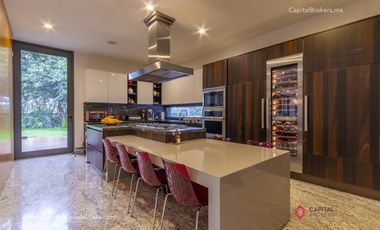 Espectacular Casa de Lujo con Alberca en Bugambilias en Venta
