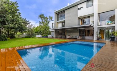 Espectacular Casa de Lujo con Alberca en Bugambilias en Venta
