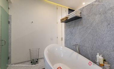 Espectacular Casa de Lujo con Alberca en Bugambilias en Venta