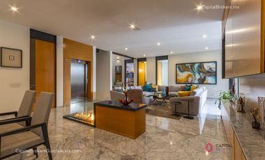 Espectacular Casa de Lujo con Alberca en Bugambilias en Venta