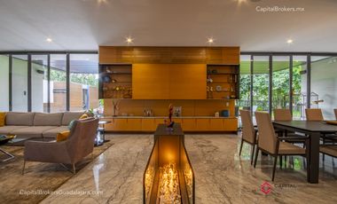 Espectacular Casa de Lujo con Alberca en Bugambilias en Venta