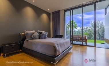 Espectacular Casa de Lujo con Alberca en Bugambilias en Venta