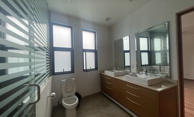 CASA en VENTA, CLUB DE GOLF LOS ENCINOS, LERMA, ESTADO DE MÉXICO
