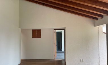 VENTA Hermosa casa diseño Legorreta, Club de Golf Los Encinos, Lerma Edo de Mex