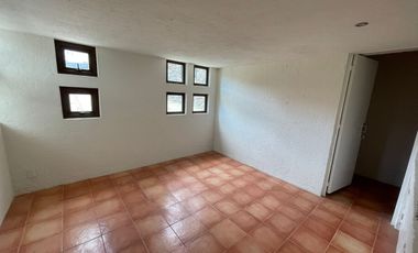 VENTA Hermosa casa diseño Legorreta, Club de Golf Los Encinos, Lerma Edo de Mex